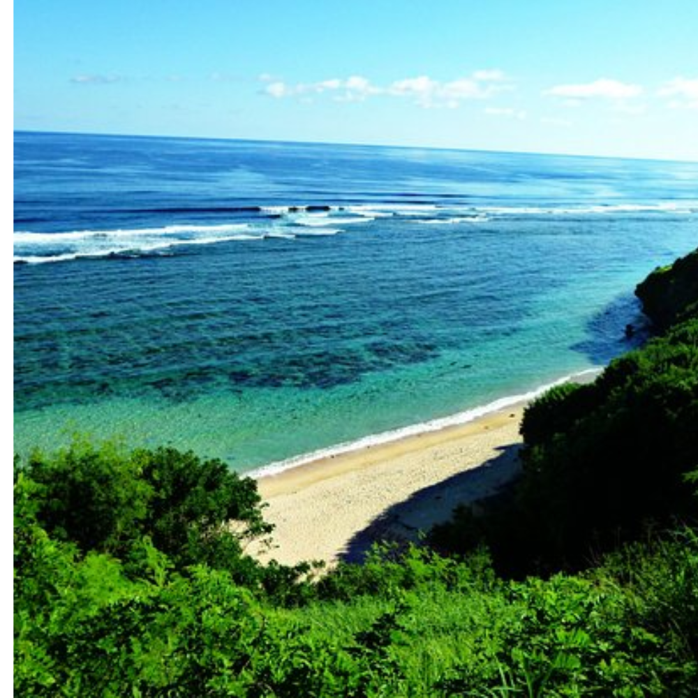Pantai Gunung Payung Tempat Wisata Tenang dan Instagramable