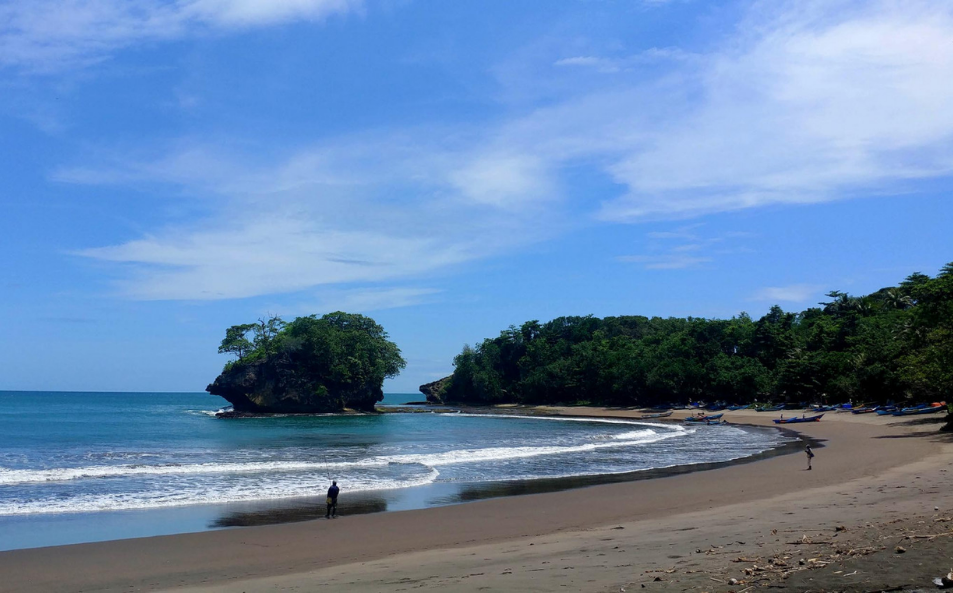 Pantai Pangandaran: Pilihan Tepat untuk Liburan Keluarga 