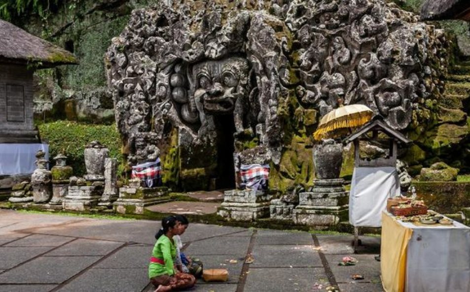 Elephant Cave Bali: A Guide to Exploring This Ancient Temple Site