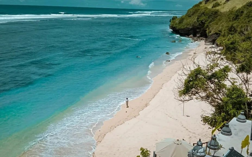 Eksplorasi Pantai Gunung Payung: Keindahan Alam Masih Alami